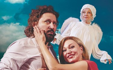 3D форматындағы сексуалды андроид қыздар